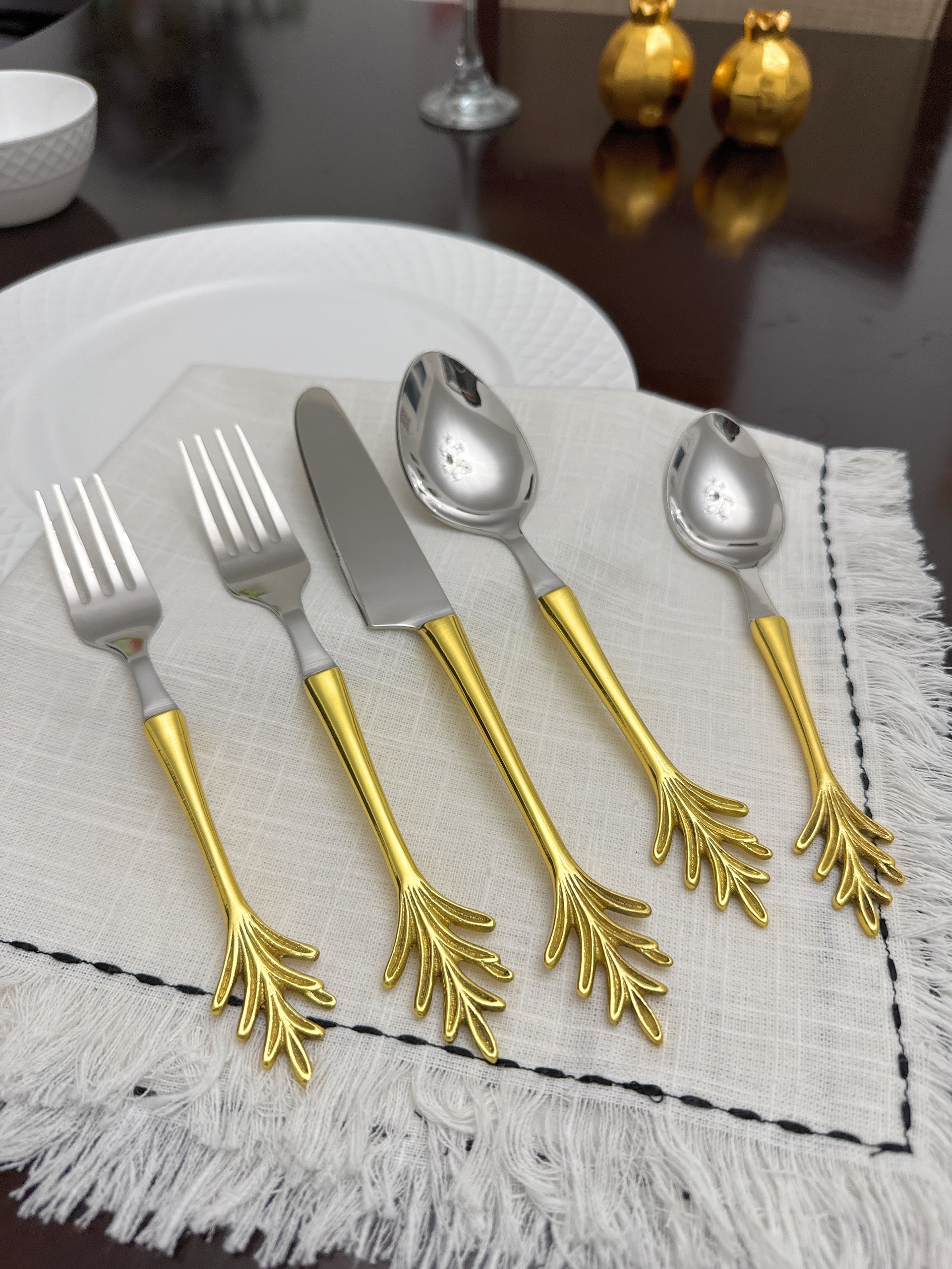 Stainless Steel Golden Flatware 20p set Leaf Style Design