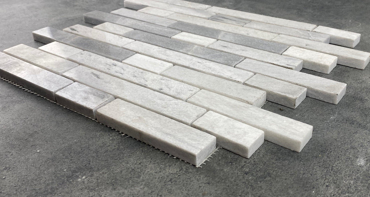 Solto White Marble Strip Liner on 12