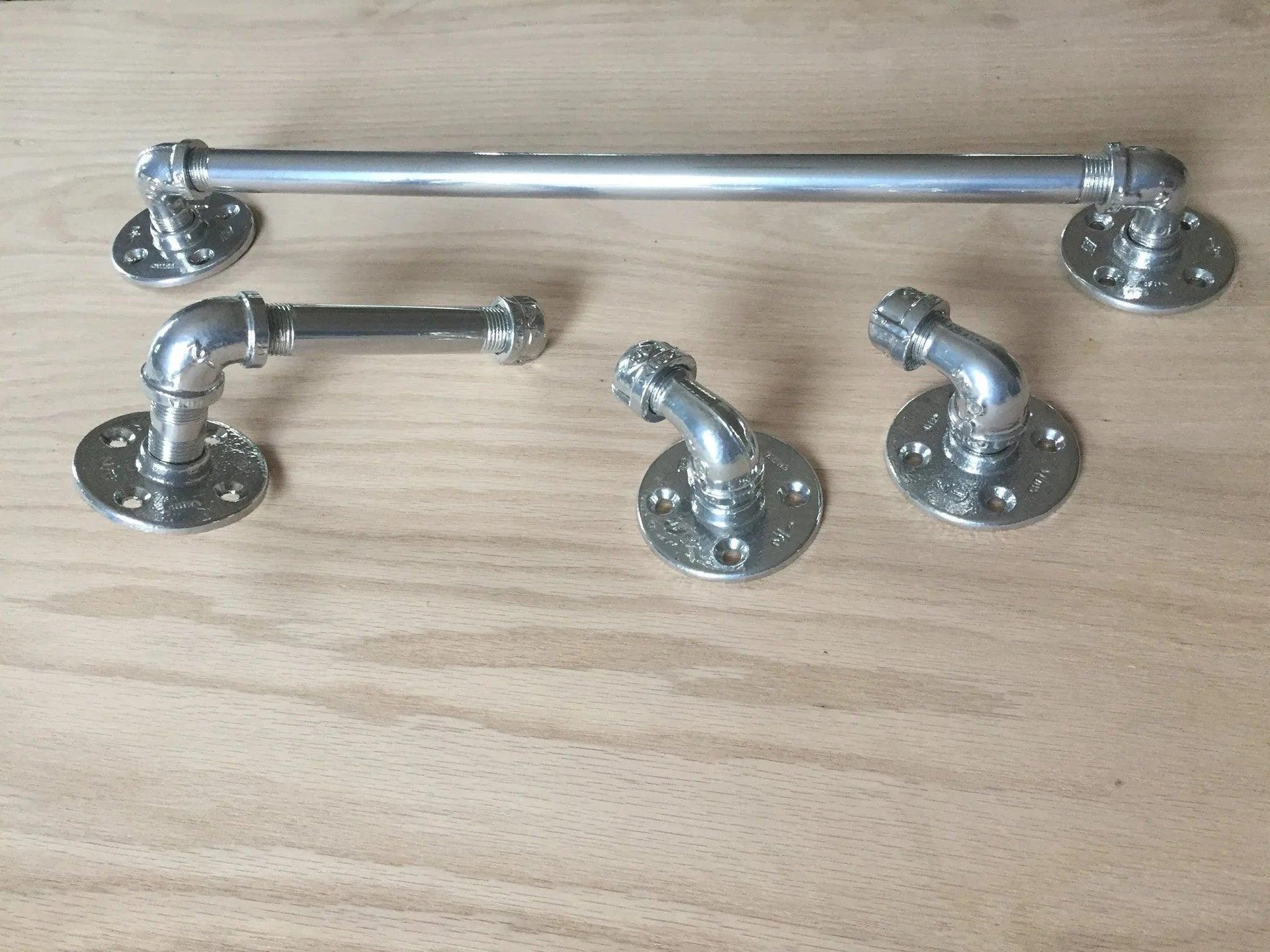 Industrial chrome bathroom set - Gifts for You 'n Me