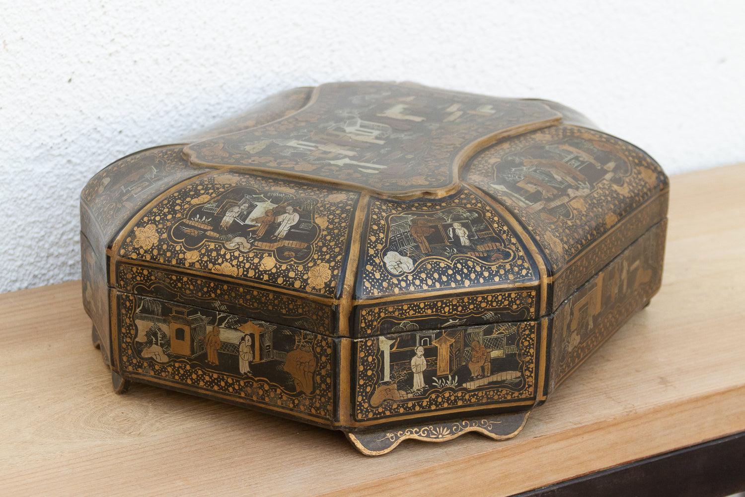 Large Vintage Black & Gold Chinoiserie Box
