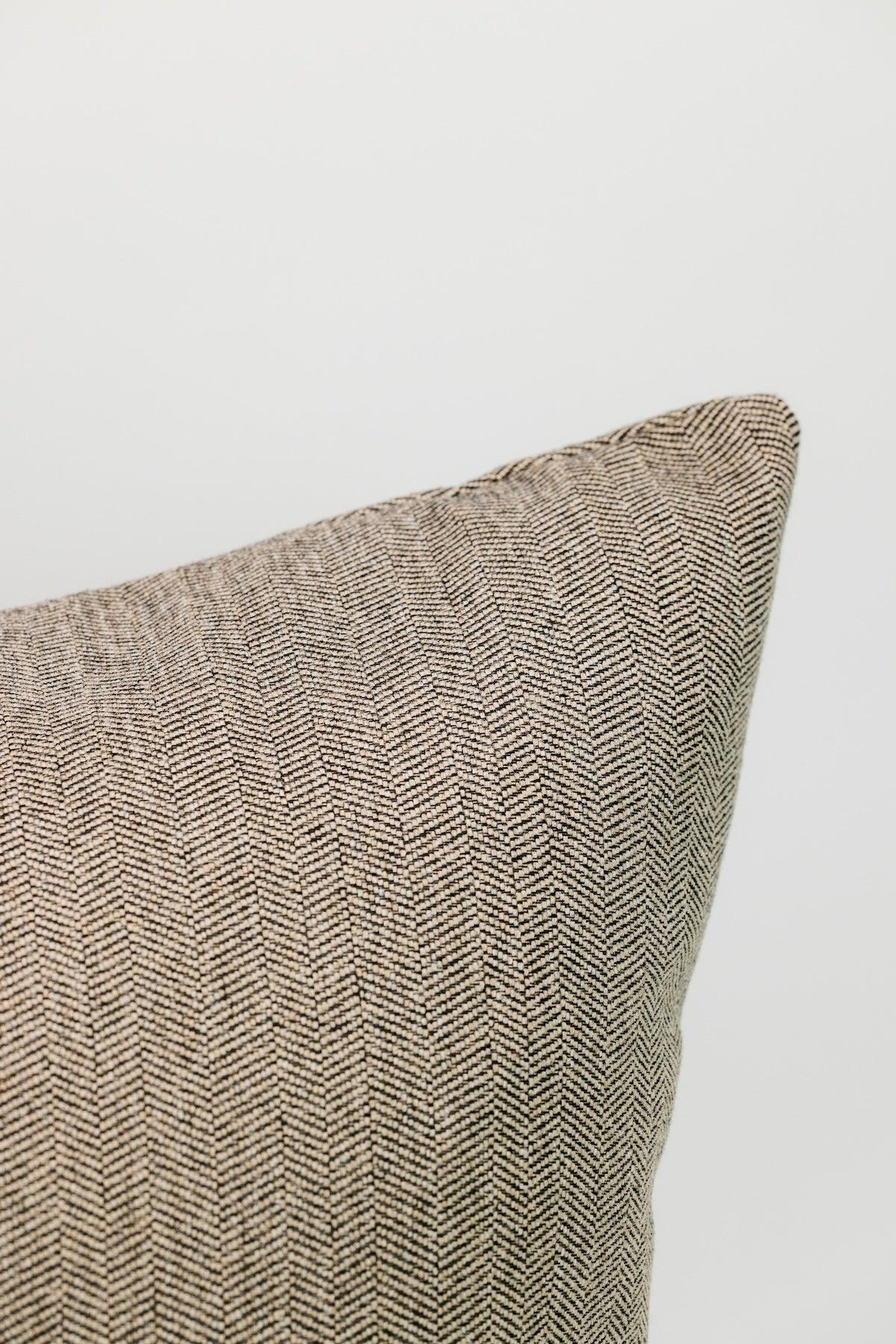 Larsen Chenille Pillow - Houndstooth - 2 Sizes