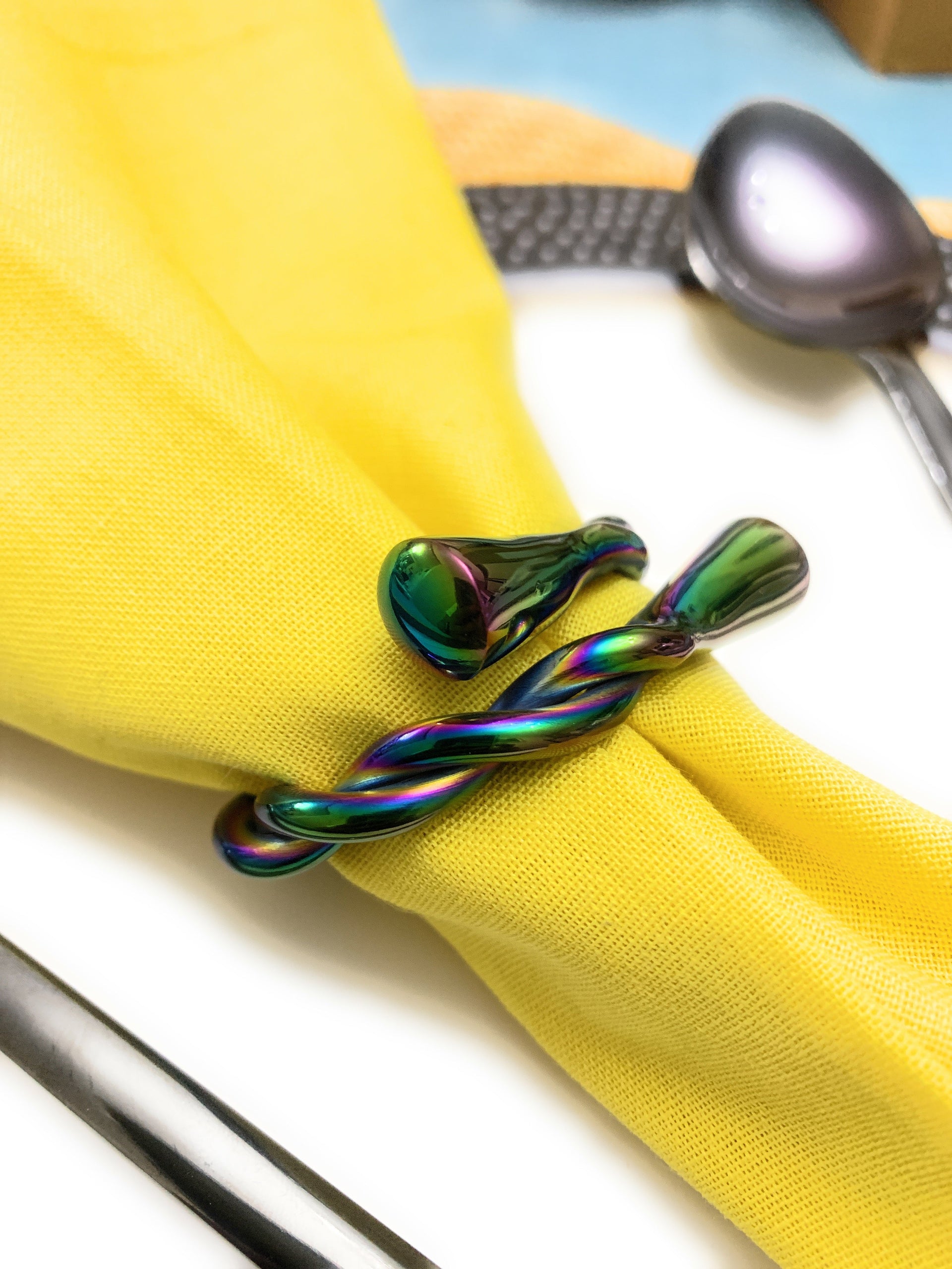 Vibhsa Modern Napkin Rings Set of 4 (Rainbow, Dishwasher Safe)