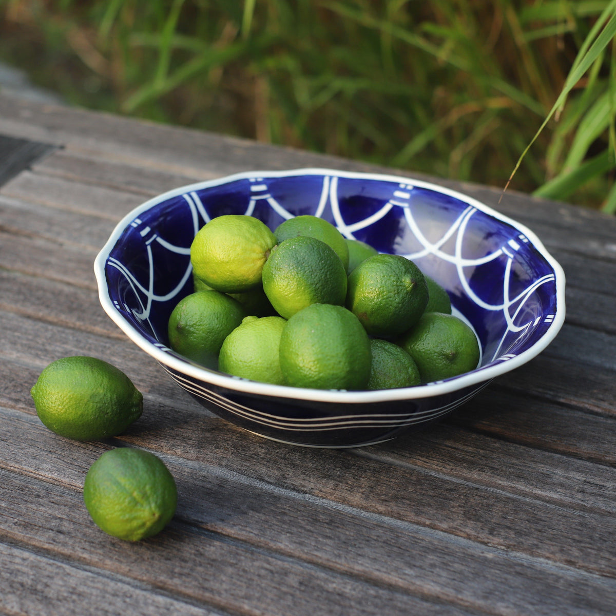 Blue Garden Stoneware 12-Inch Serving Bowl