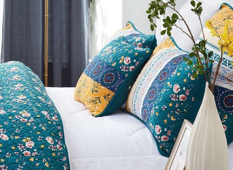 DaDa Bedding Patchwork Bed of Wild Flowers Floral King Size Pillow Sham Cover, 20