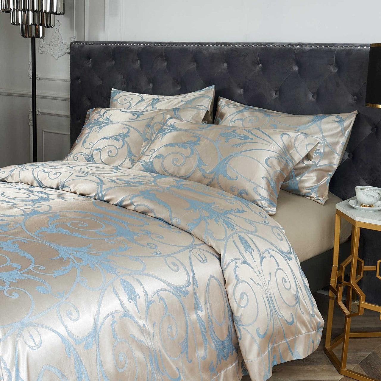 Dolce Mela 6 Pieces Luxury Jacquard Duvet Cover Set - St. Petersburg