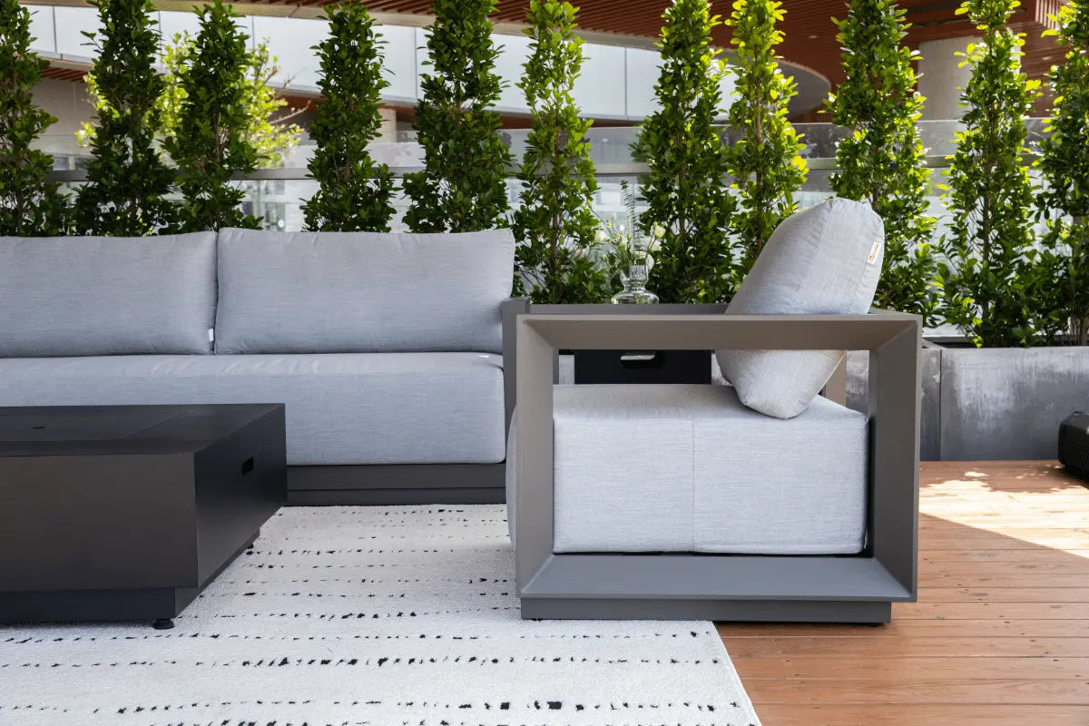 Newport Outdoor Chaise Lounge — Elementi