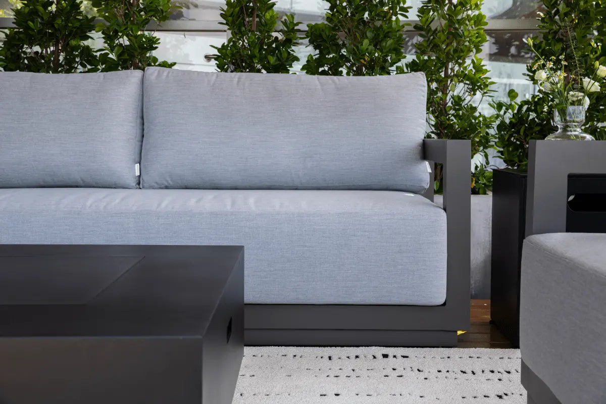 Newport Outdoor Chaise Lounge — Elementi