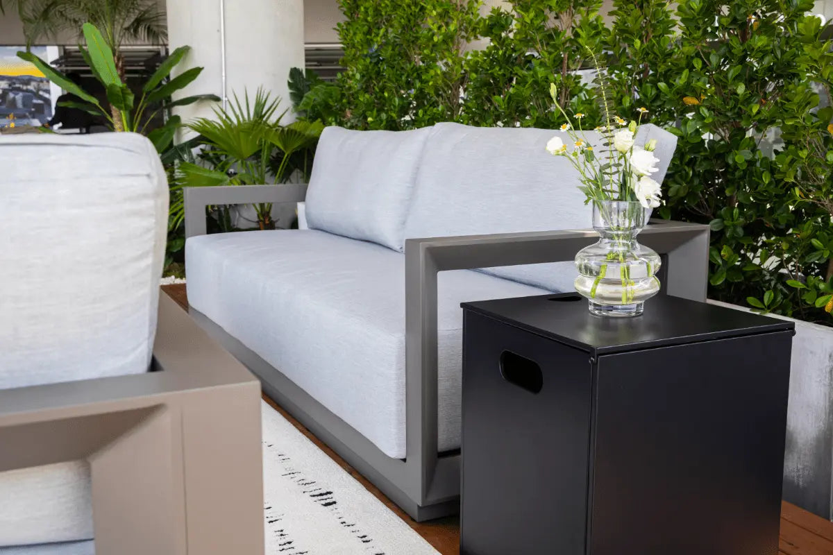 Newport Outdoor Chaise Lounge — Elementi