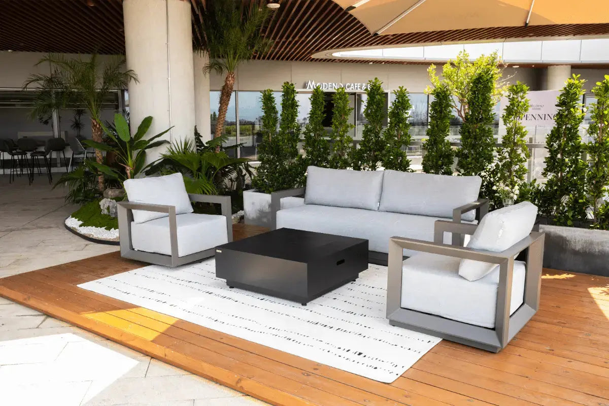 Newport Outdoor Chaise Lounge — Elementi