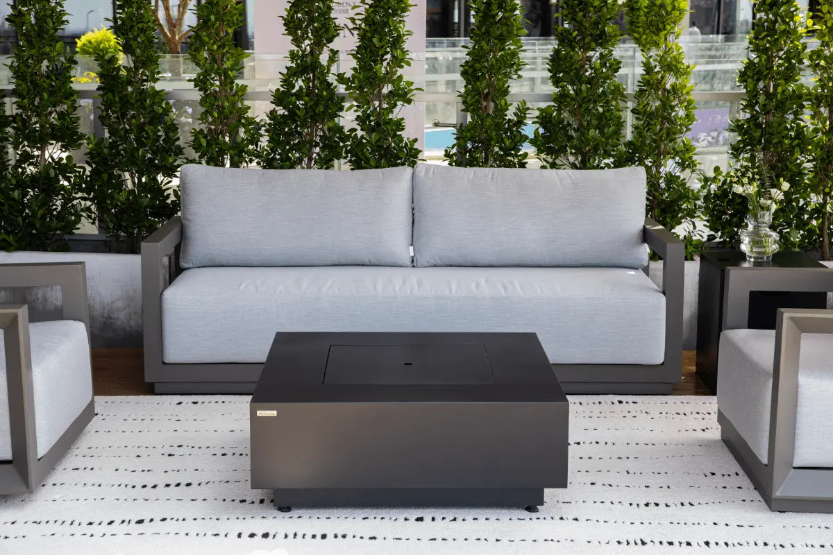 Newport Outdoor Chaise Lounge — Elementi
