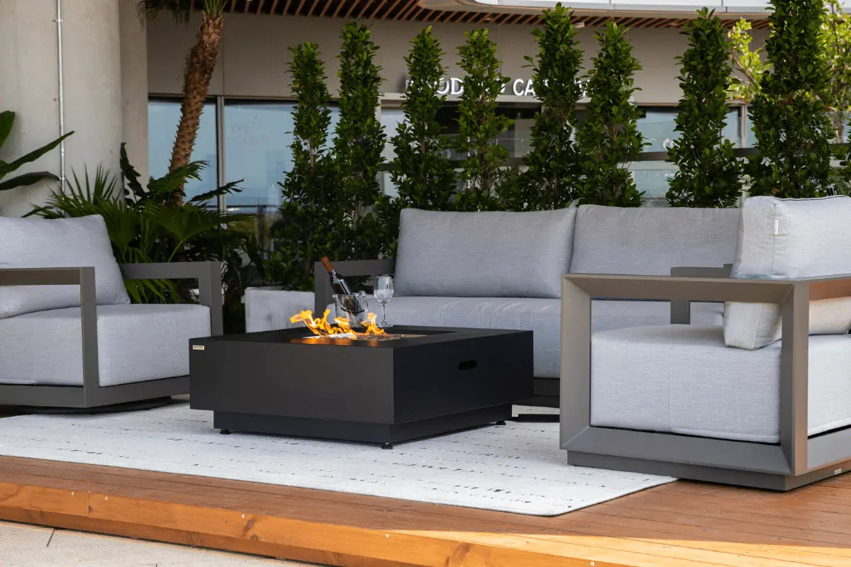 Newport Outdoor Chaise Lounge — Elementi