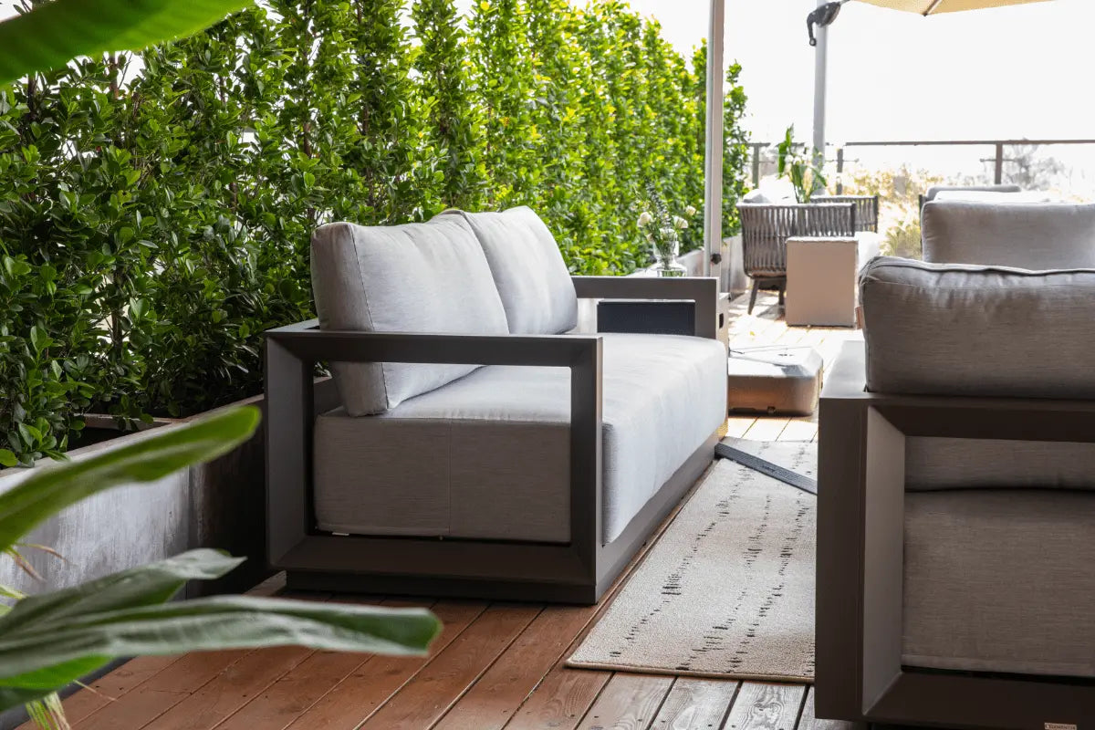 Newport Outdoor Chaise Lounge — Elementi