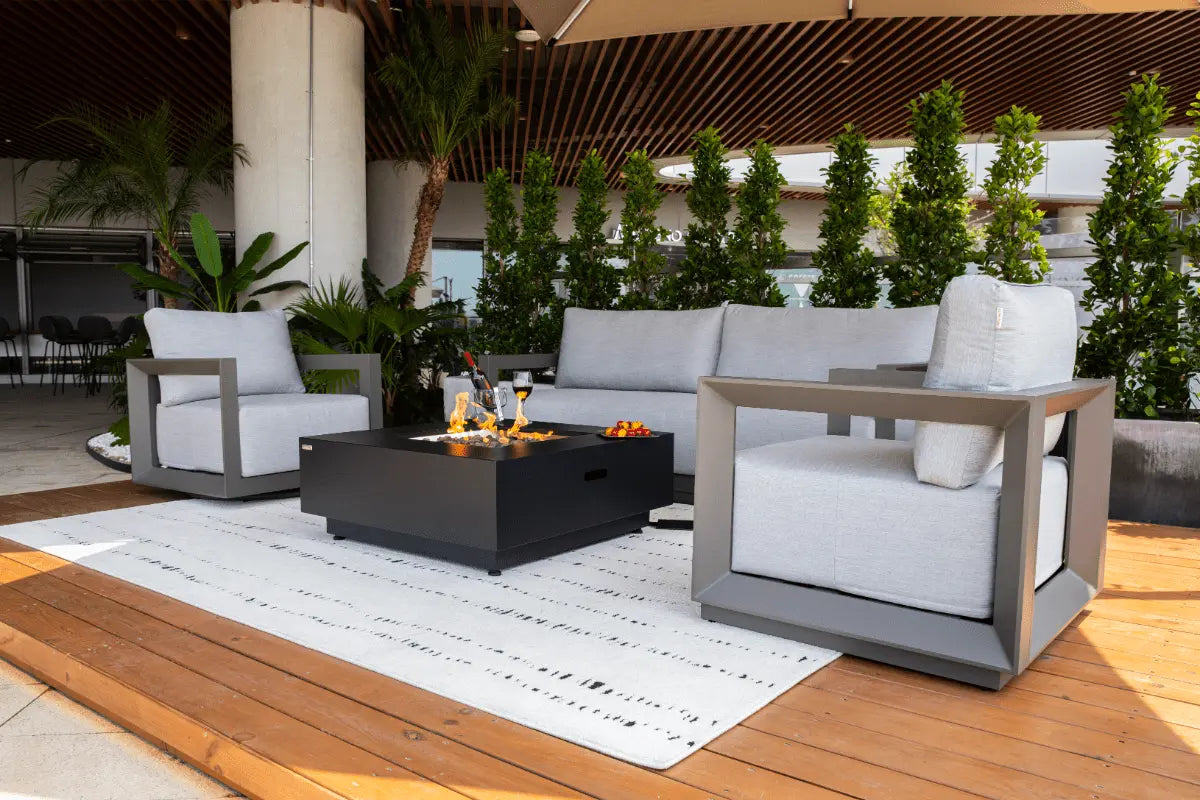 Newport Outdoor Chaise Lounge — Elementi