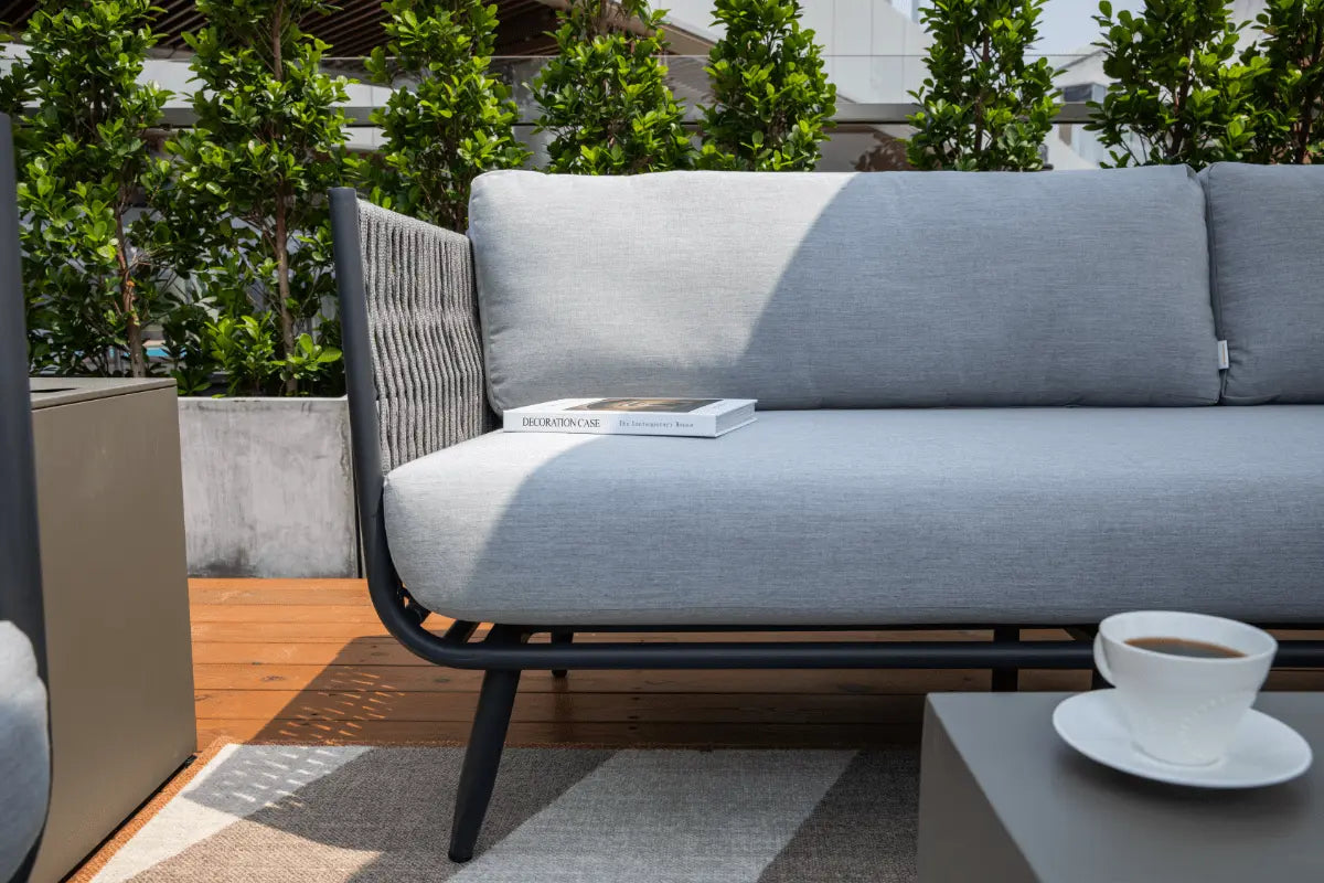 Milano Outdoor Dining Set — Elementi