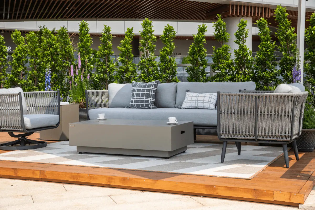 Milano Outdoor Dining Set — Elementi