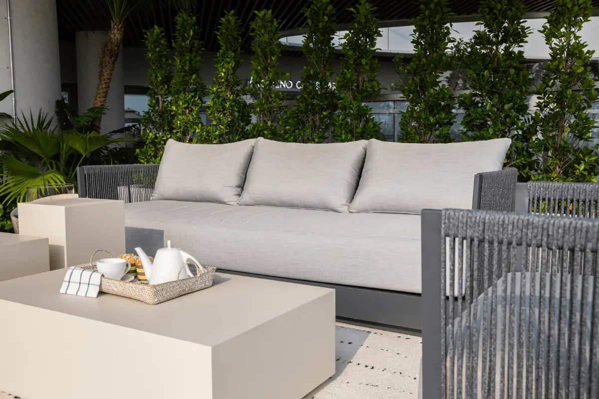 Capri Outdoor Lounge Chair — Elementi