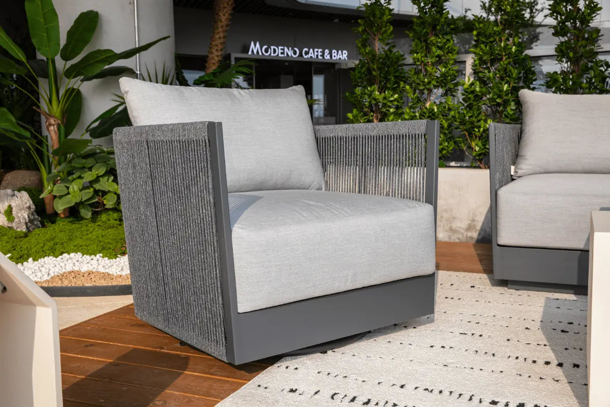 Capri Outdoor Lounge Chair — Elementi