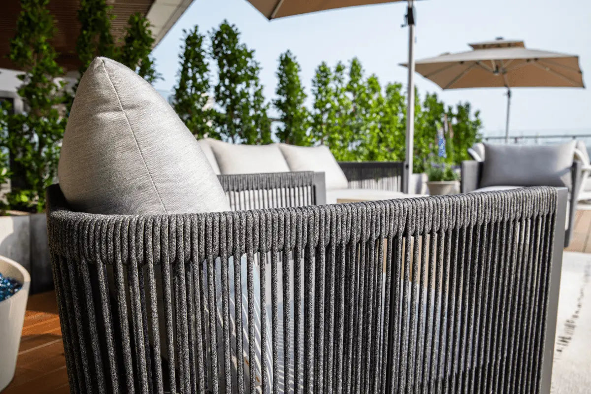Capri Outdoor Lounge Chair — Elementi