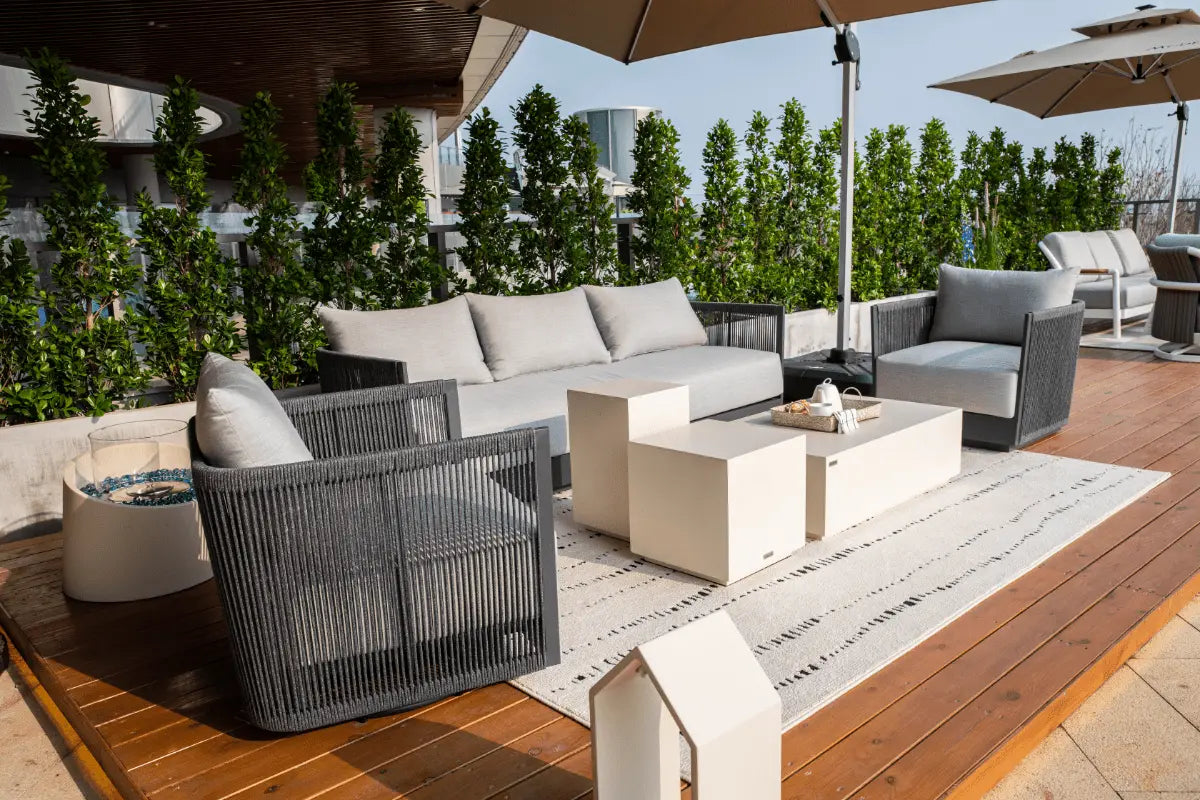 Capri Outdoor Lounge Chair — Elementi