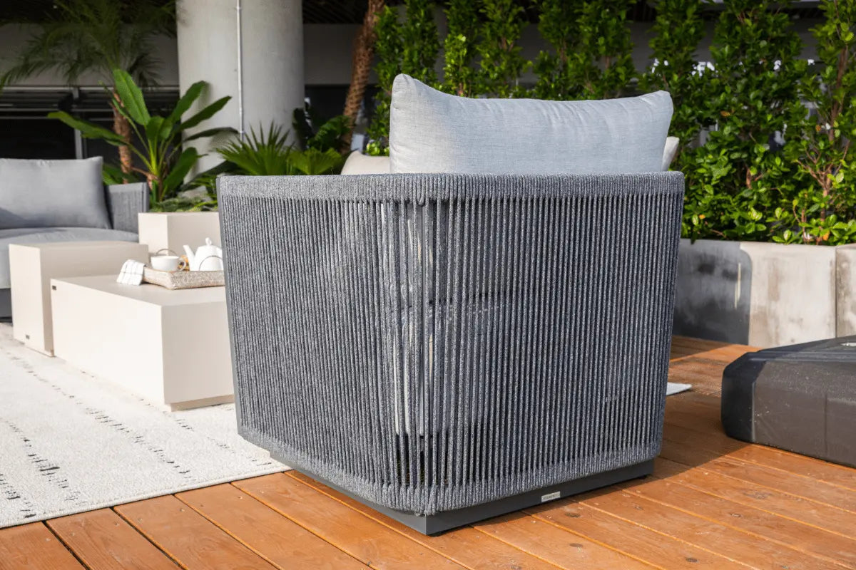 Capri Outdoor Lounge Chair — Elementi