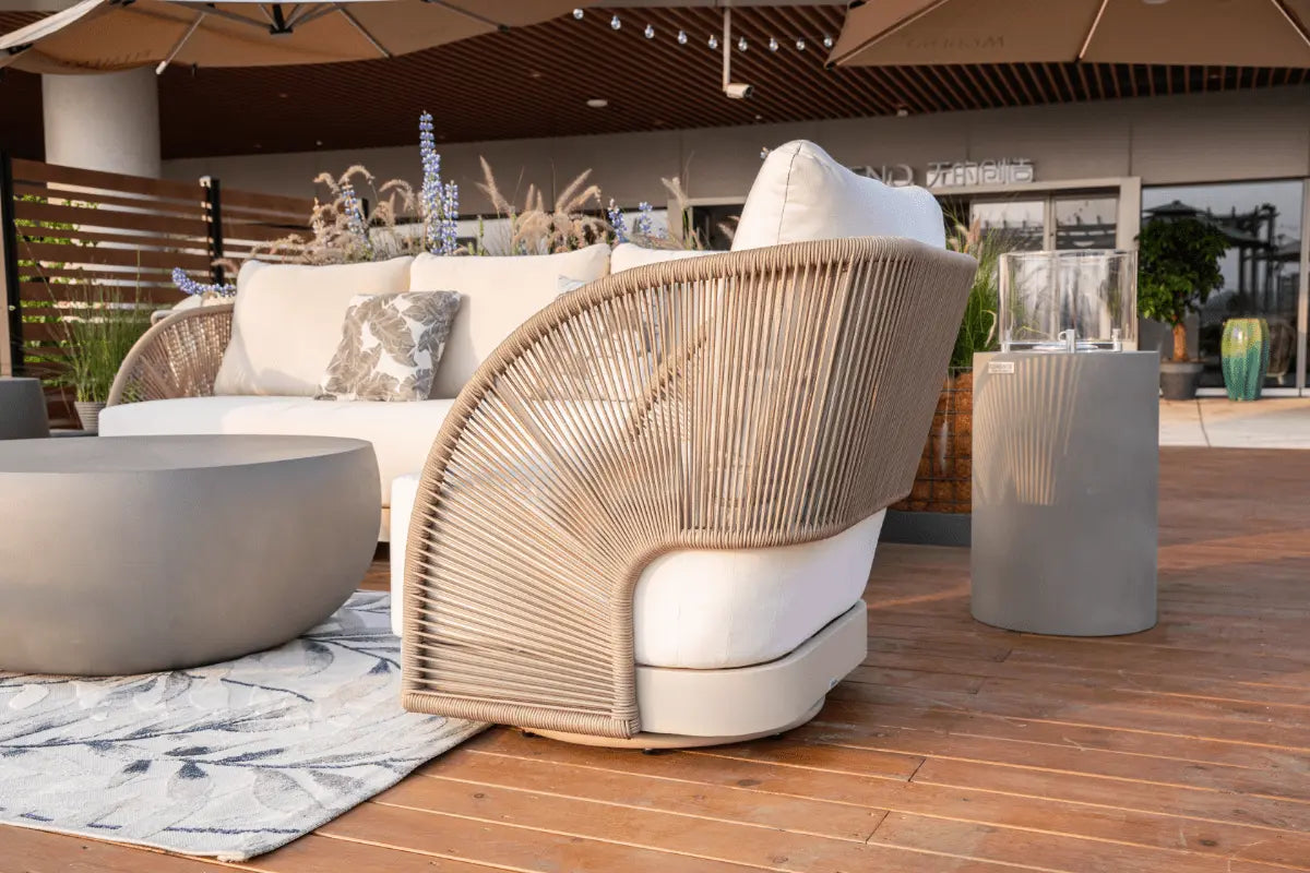 Malibu Outdoor Lounge Chair — Elementi