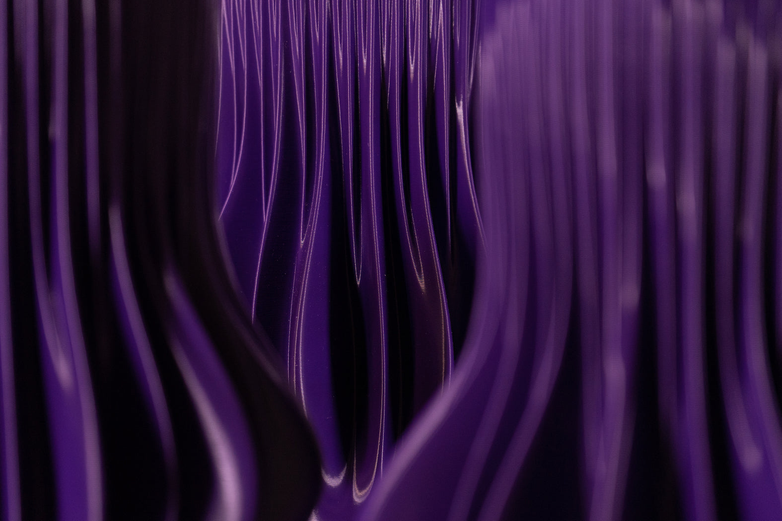 LAMELLA VASE • PLUM