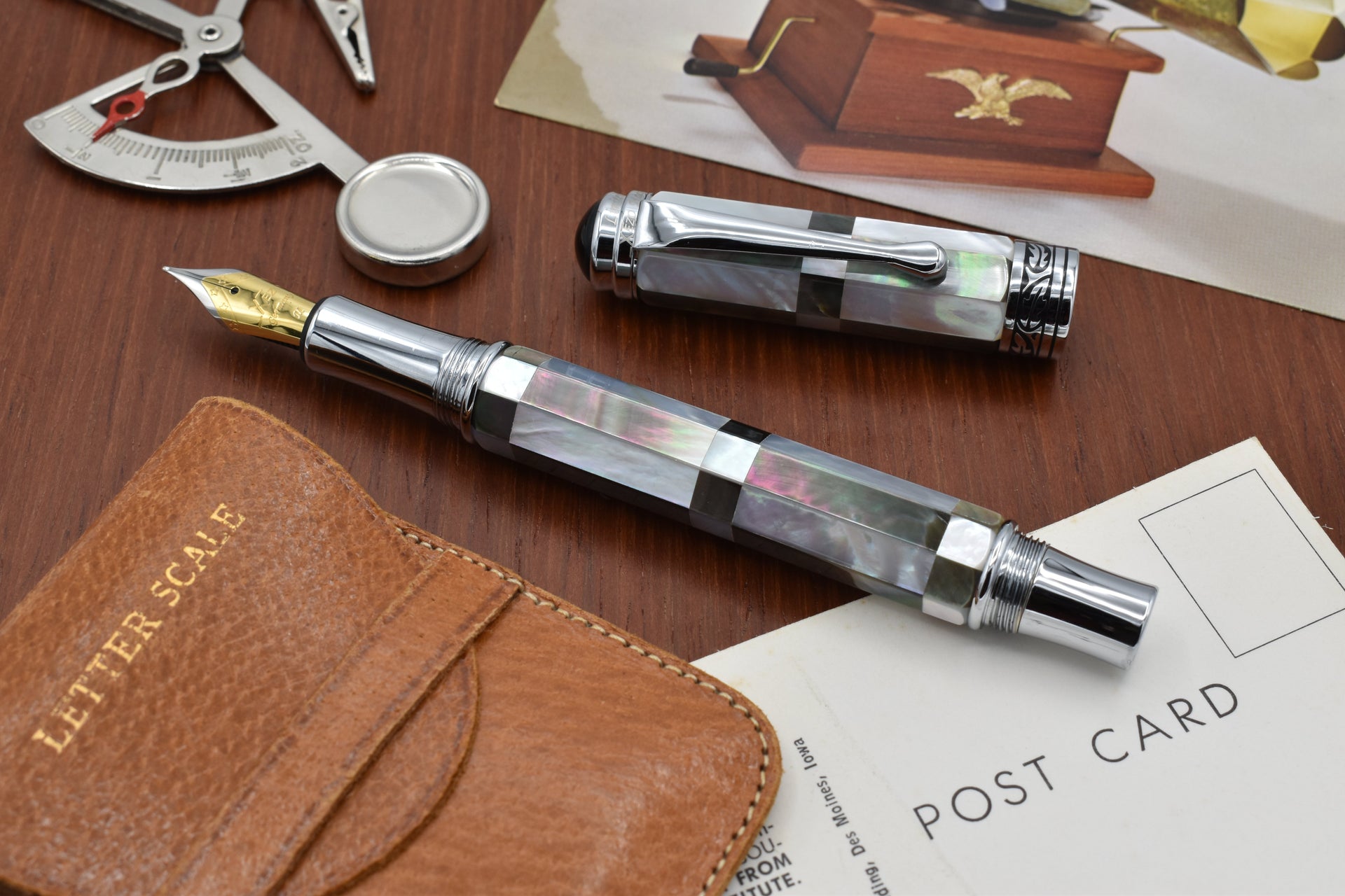 Xezo Maestro® Vintage Collection Fountain Pen (Medium Nib) - Black and White Mother of Pearl