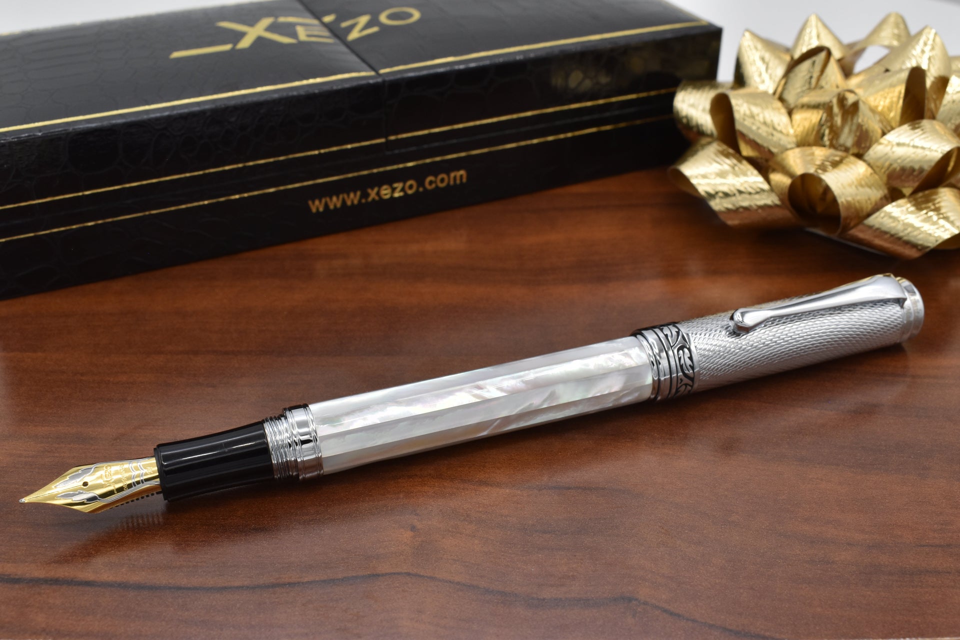 Xezo Maestro® Oceanic White Mother of Pearl Fountain Pen (Medium-Fine 0.45mm Nib) - Chrome Cap