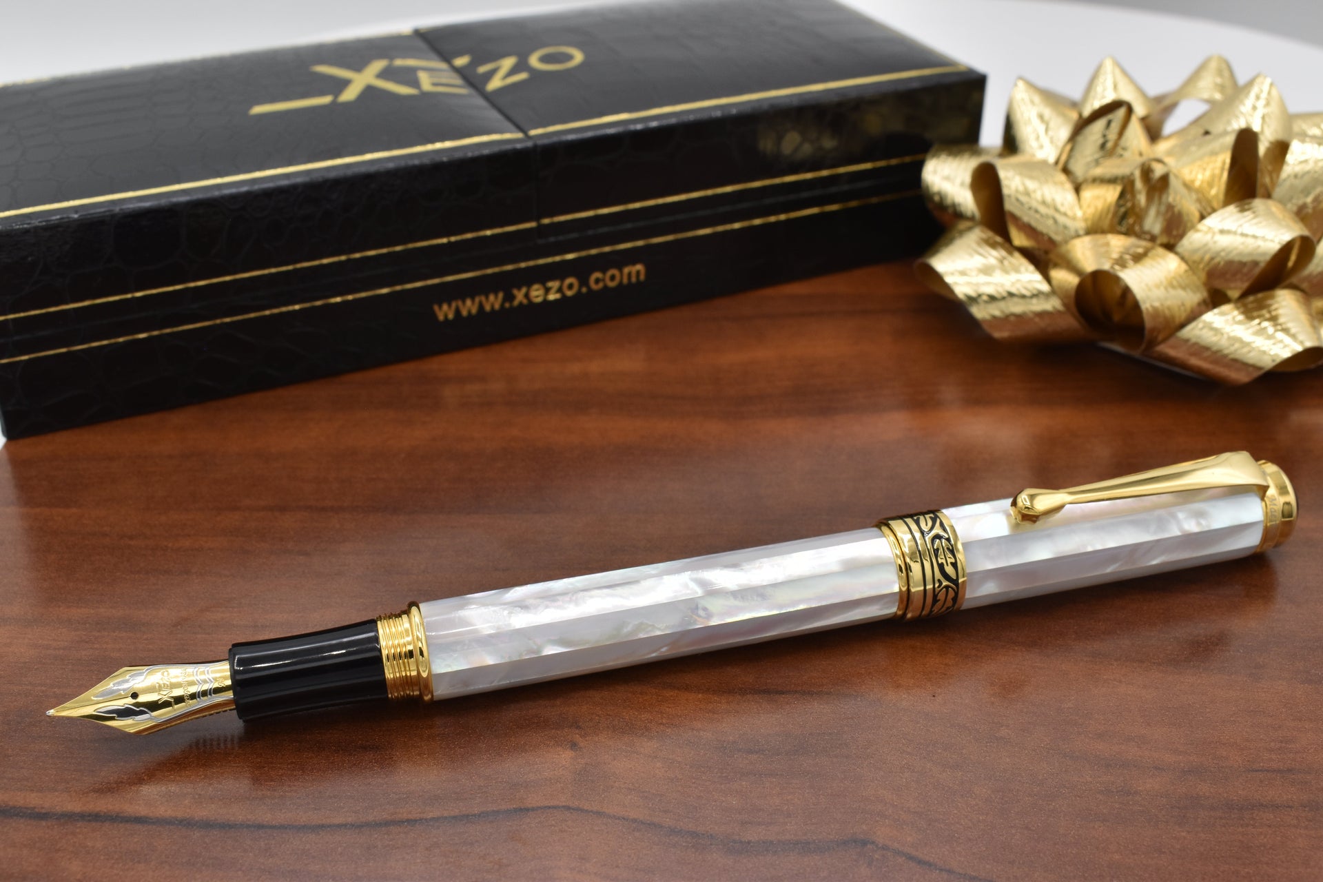 Xezo Maestro® 18K Gold Plated Fountain Pen (Medium-Fine 0.45 mm Nib) - Oceanic White Mother of Pearl