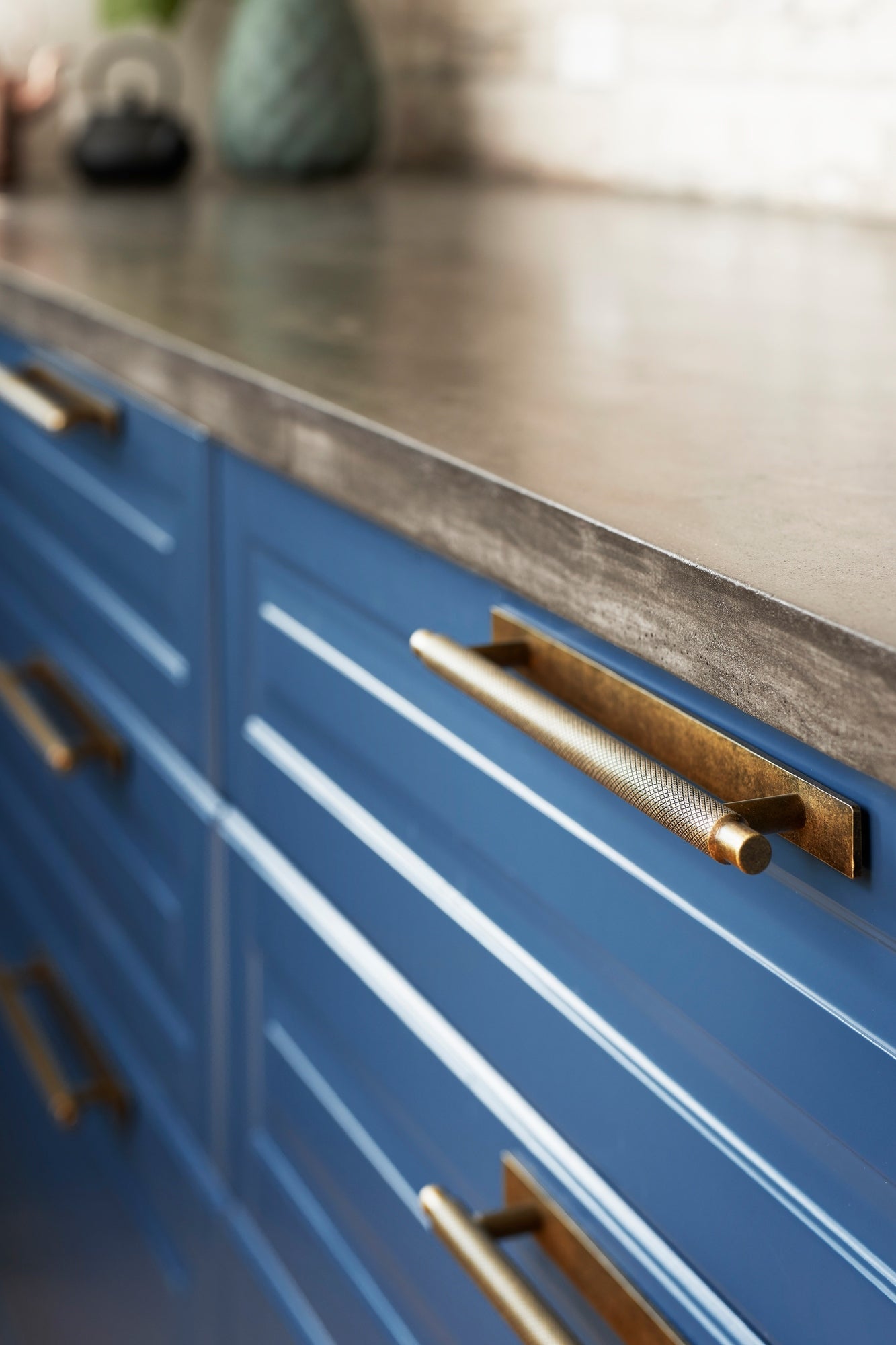 Knurled Backplate Antique Bronze 