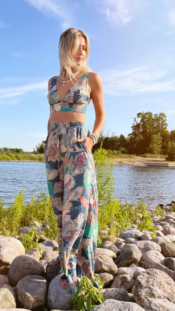 Mira Triangle Top Willow+Wicker