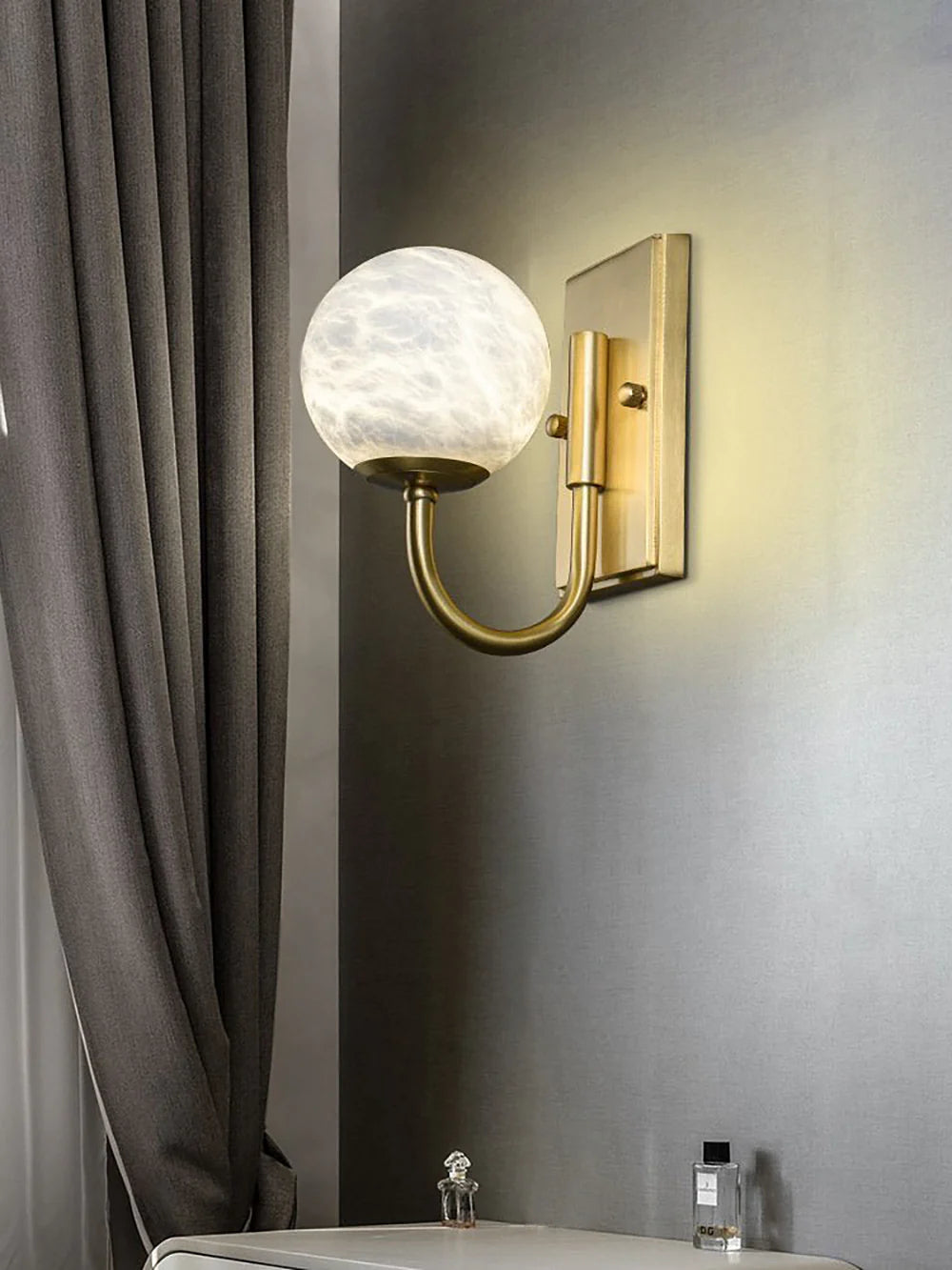 Modern Simple Alabaster Wall Lamp