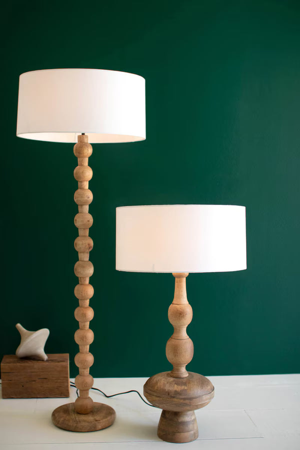 TURNED WOODEN TABLE LAMP WITH OFF-WHITE BARREL SHADE