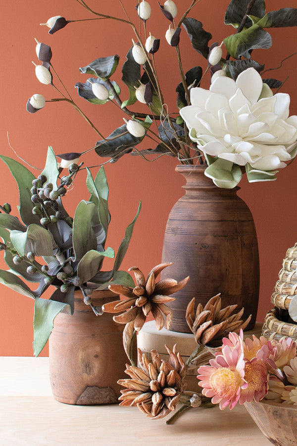 SET OF TWO MANGO WOOD URNS Kalalou