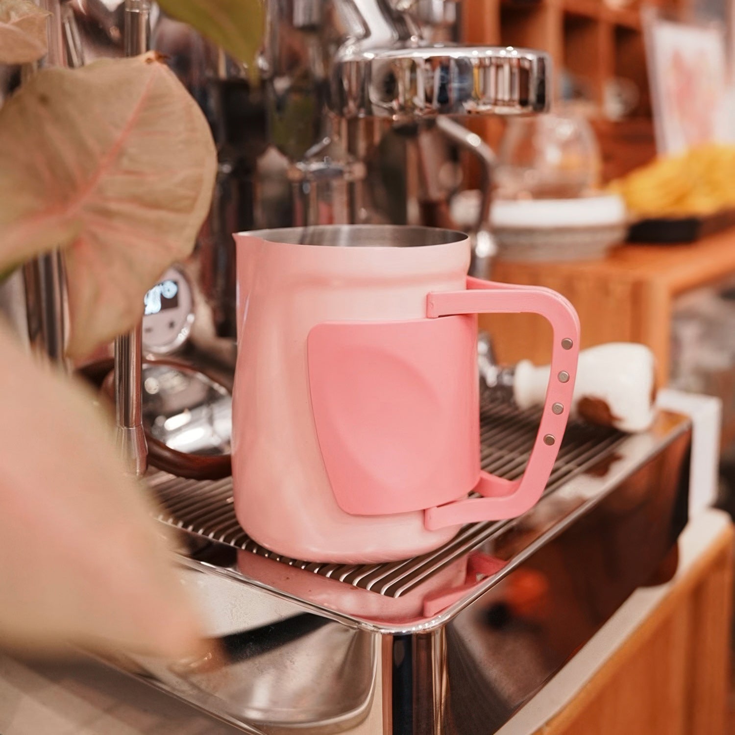 Convertible Foldable Handle Latte Pitcher