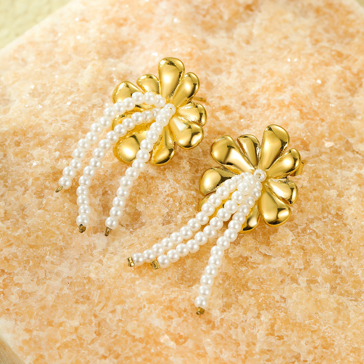 All Match Fashionable Stainless Steel Floral Pearl Tassel Titanium Steel Gold Plated Stud Earrings for Women