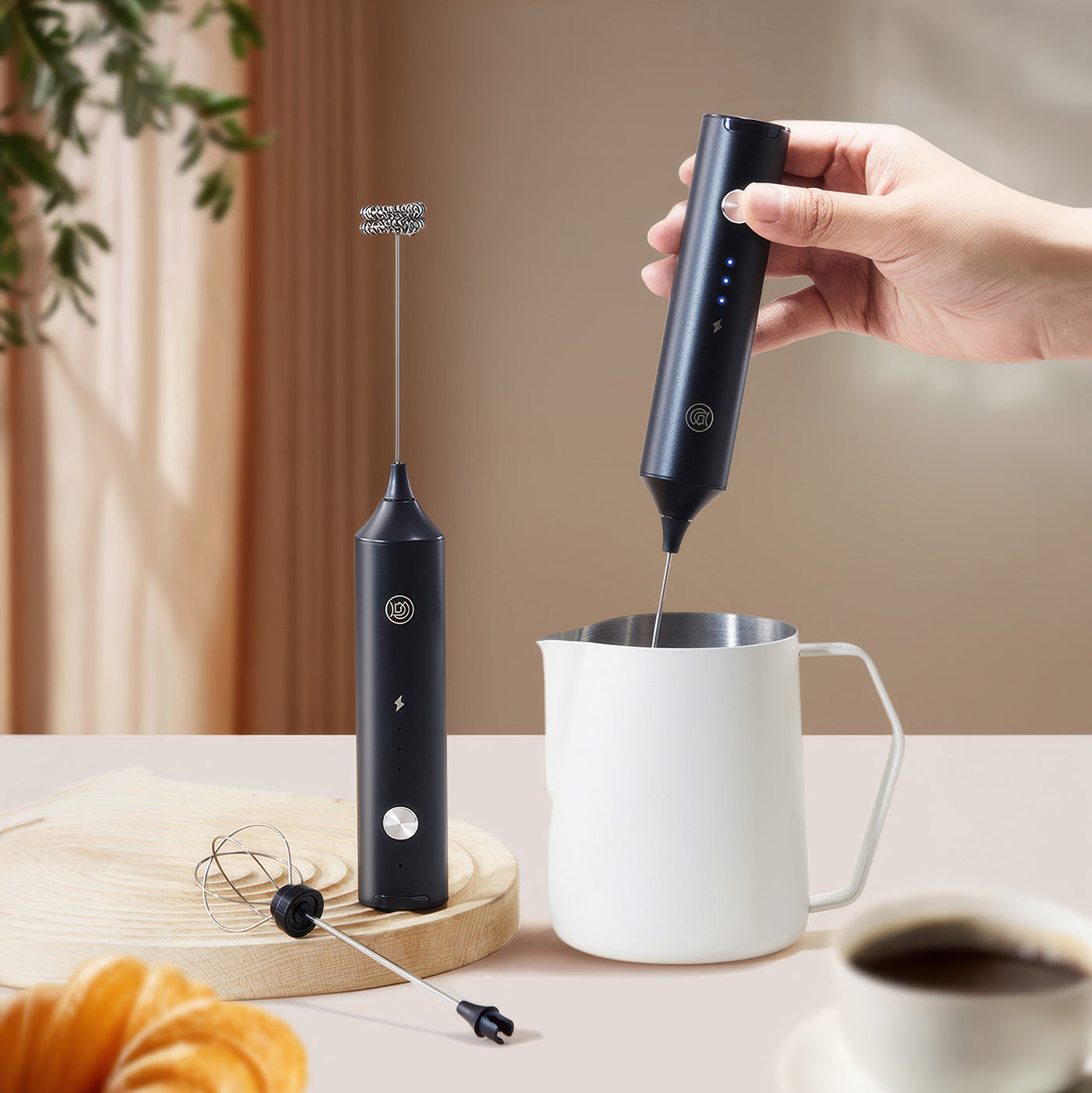 Rechargeable Milk Frother with Stepless Speed Control
