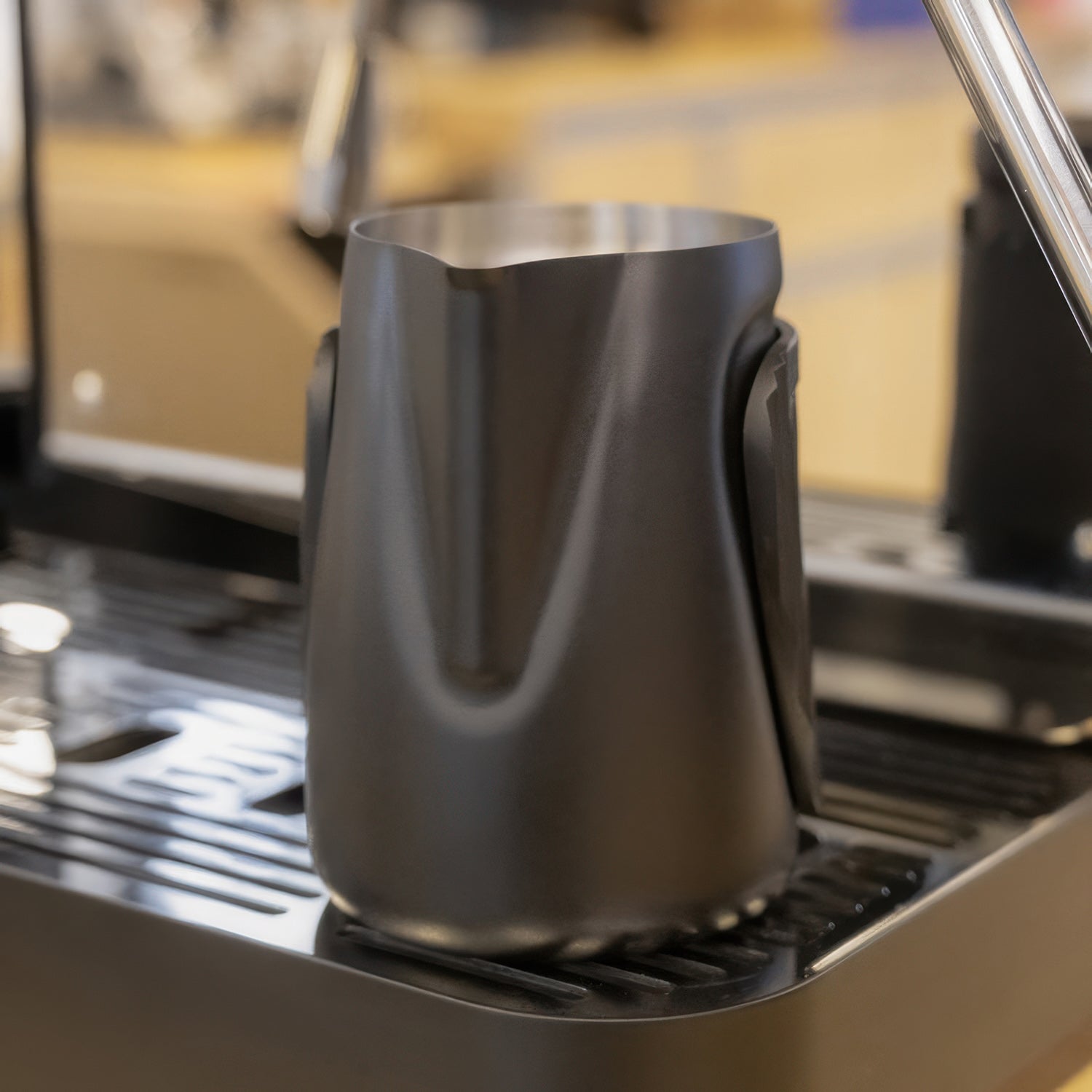 Convertible Foldable Handle Latte Pitcher