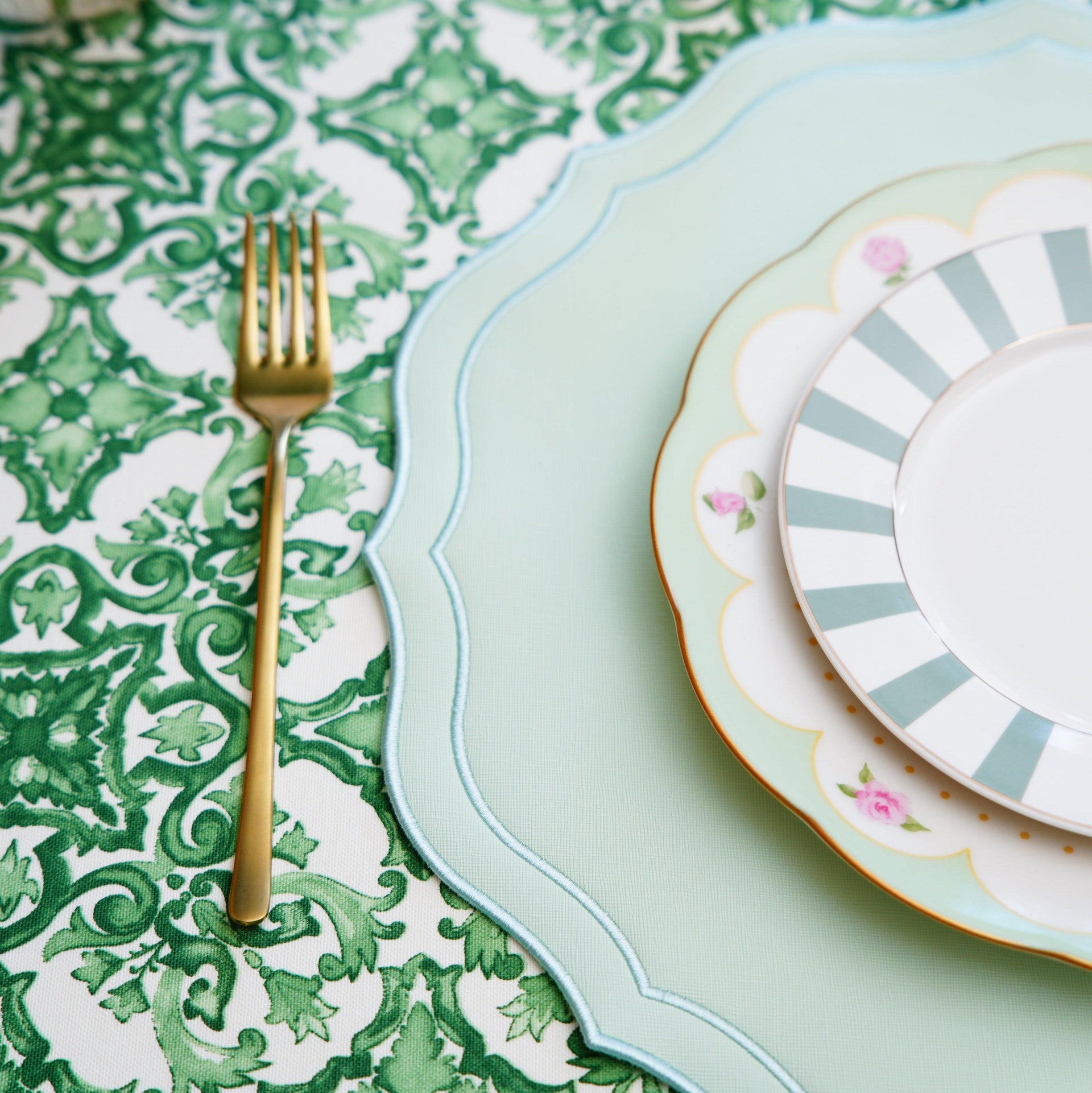 SPRING TABLE DECOR – ORCHID LIGHT GREEN SQUARE FAUX LEATHER PLACEMAT