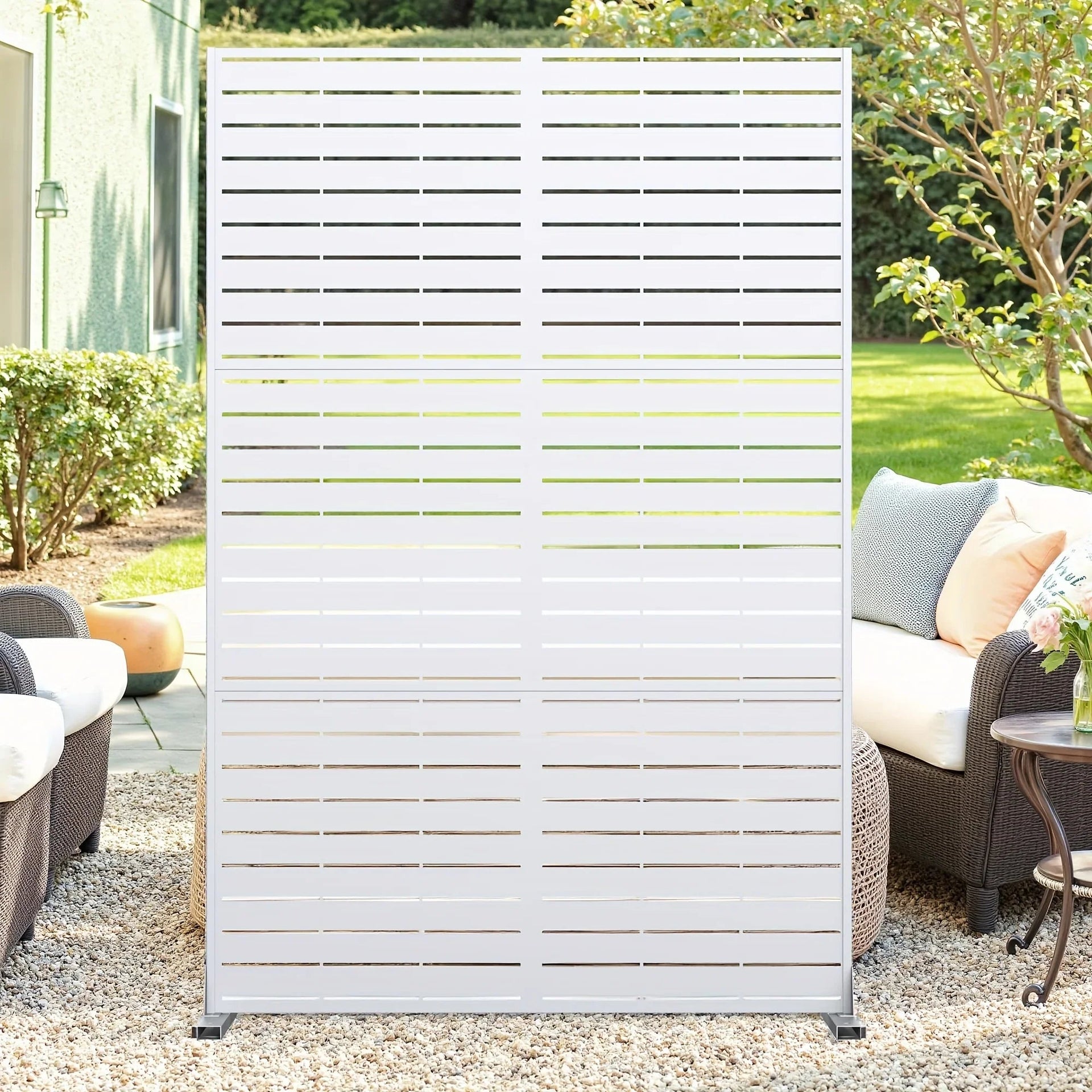 Outdoor Metal Privacy Screen 182.88cm H x 119.38cm W Freestanding Fence & Room Divider with Stand - Heavy-Duty Modern Design, Weather-Resistant Metal Panels with Pattern, Easy Assembly for Patio, Garden, Deck, Balcony, Lawn -