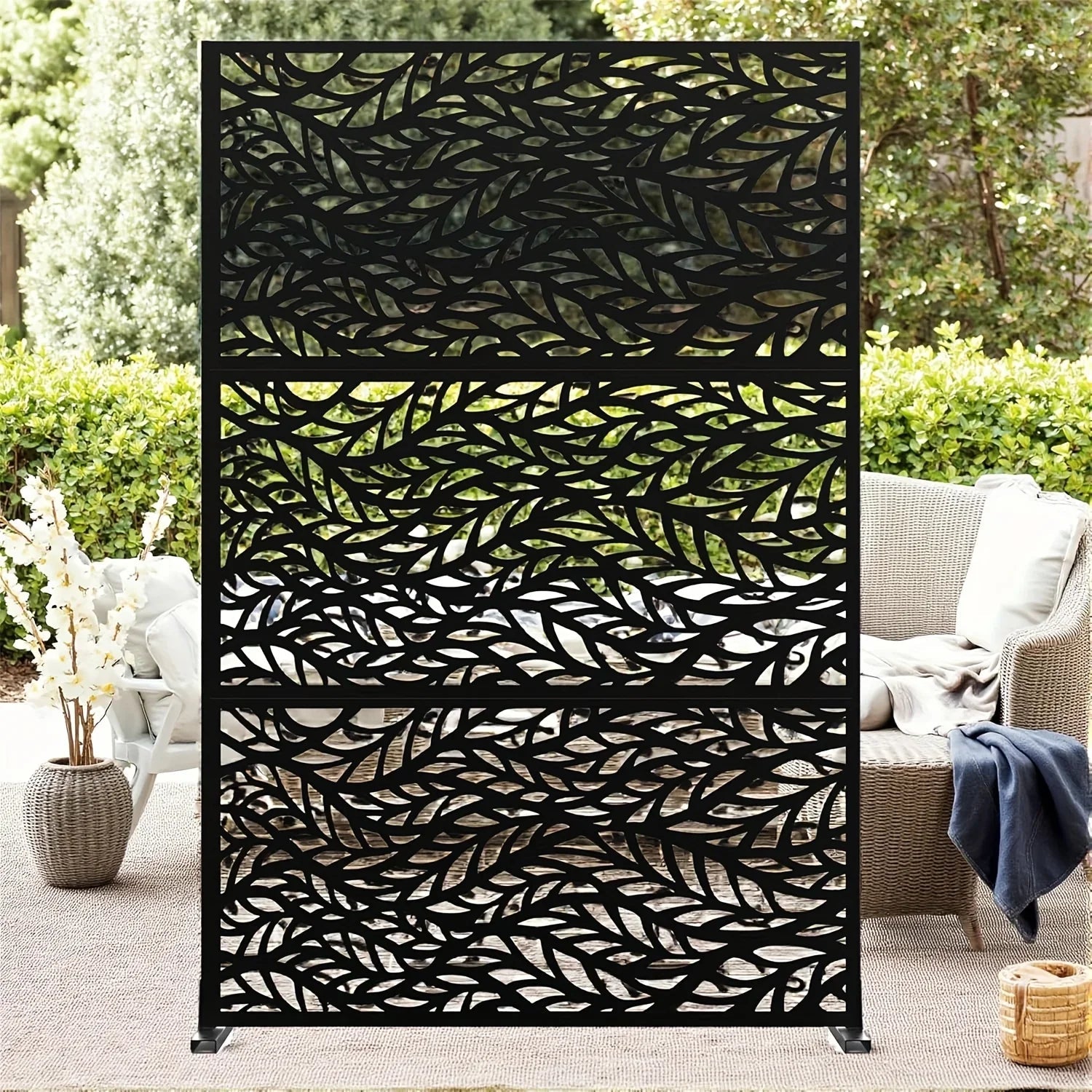 Outdoor Metal Privacy Screen 182.88cm H x 119.38cm W Freestanding Fence & Room Divider with Stand - Heavy-Duty Modern Design, Weather-Resistant Metal Panels with Pattern, Easy Assembly for Patio, Garden, Deck, Balcony, Lawn -