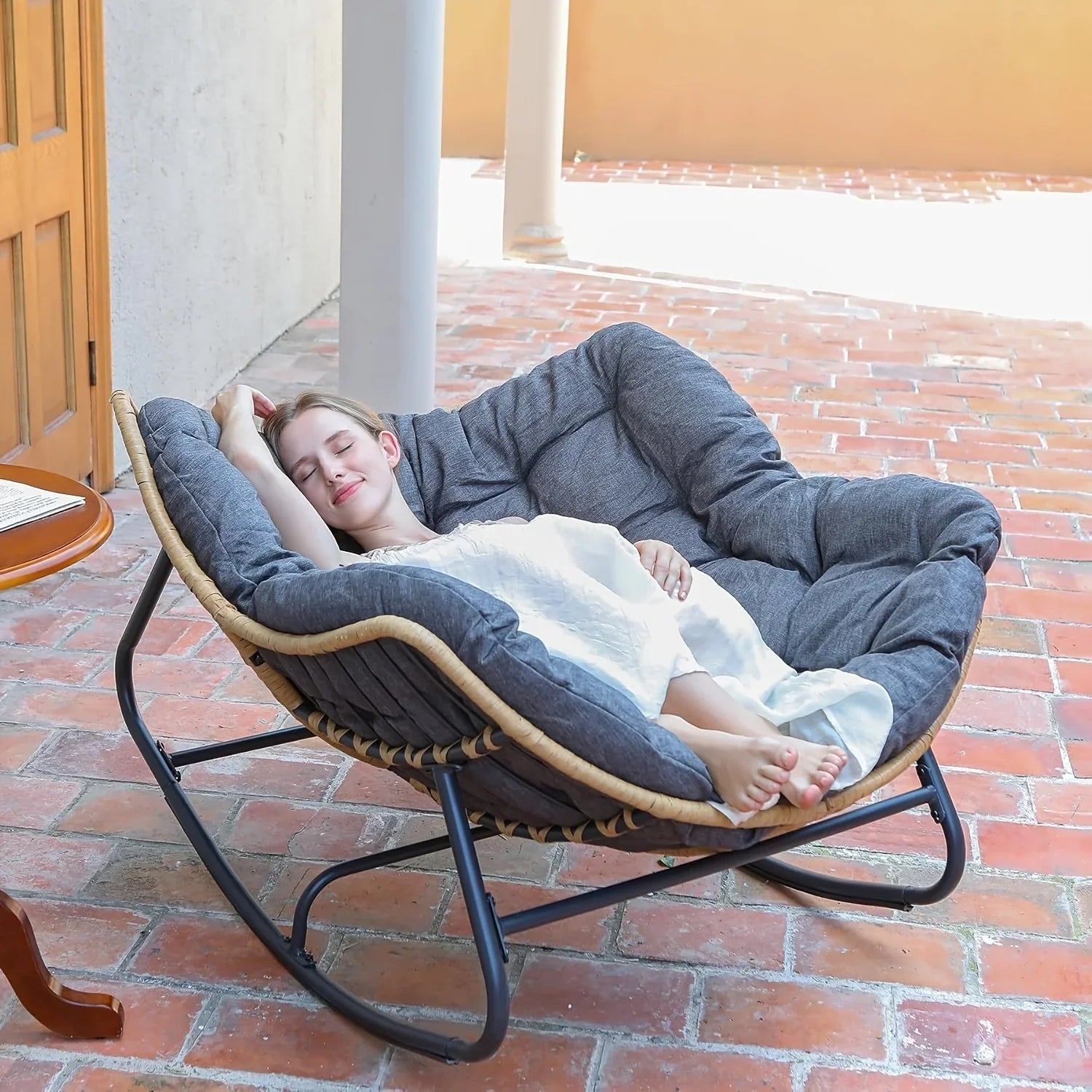 Outdoor Patio Rocking Chair, Royal Papasan Chair, Extra Large Outdoor Lounge Chair with Front Porch Cushion, Suitable for Living Room, Patio, Garden, Courtyard, Outdoor Chair, Patio Furniture, Outdoor Rocking Chair with Big C