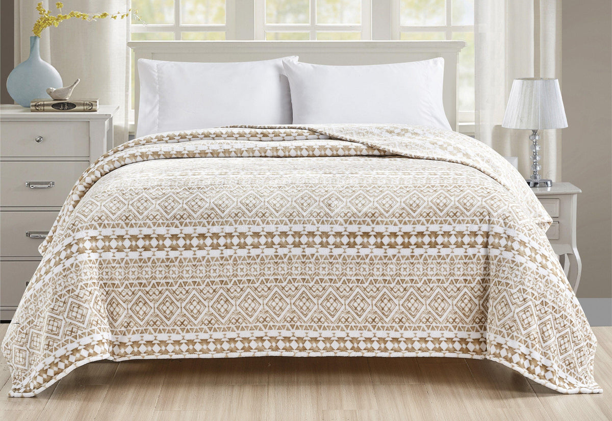 Oversize Microplush Printed Blankets in King & Queen