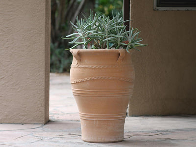 Tetrahero Urn By Plantatorem