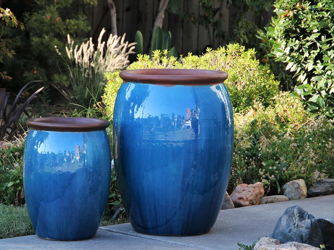 Roll Rim Urn Planter By Plantatorem