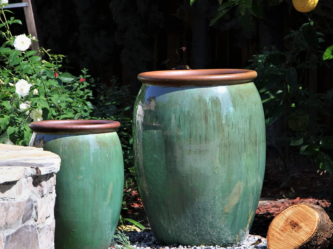 Roll Rim Urn Planter By Plantatorem