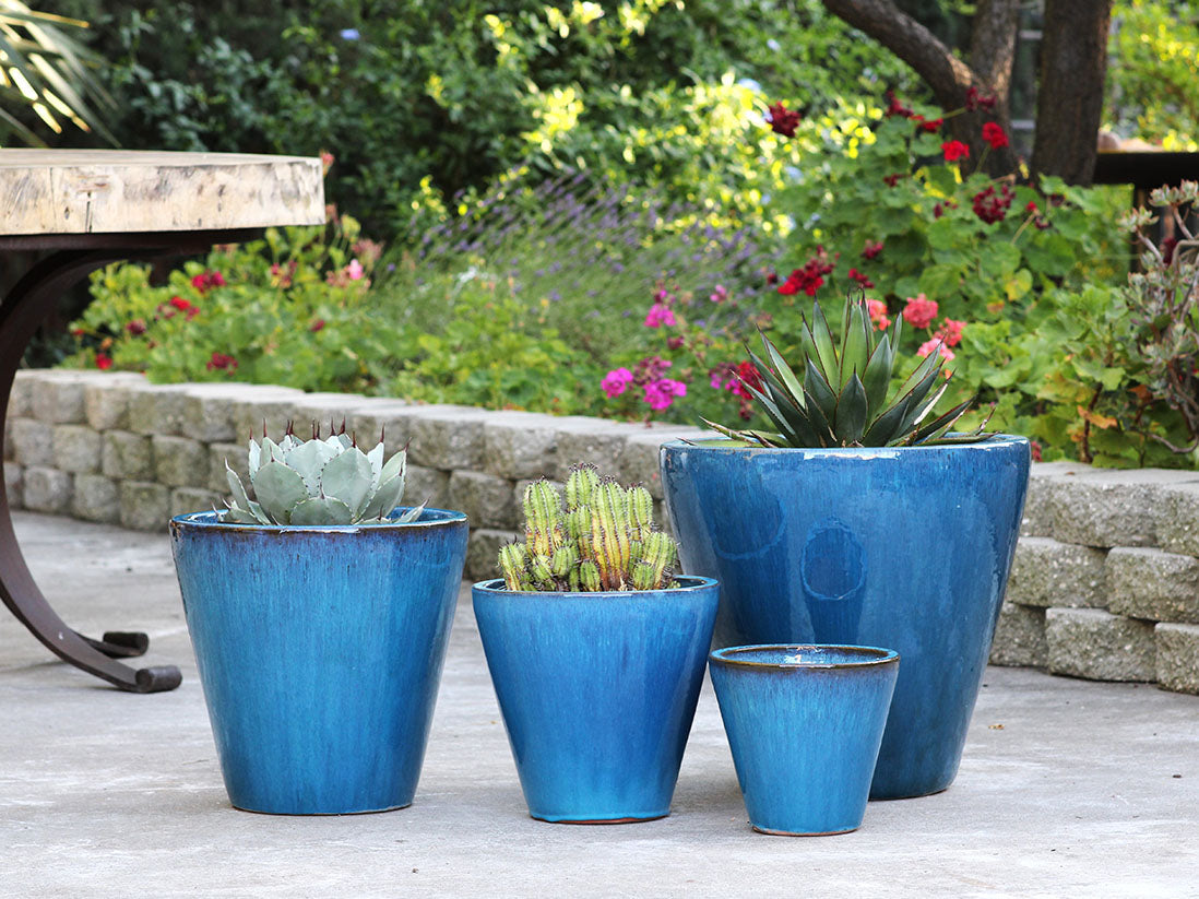 Tapered Cylindrical Planter By Plantatorem
