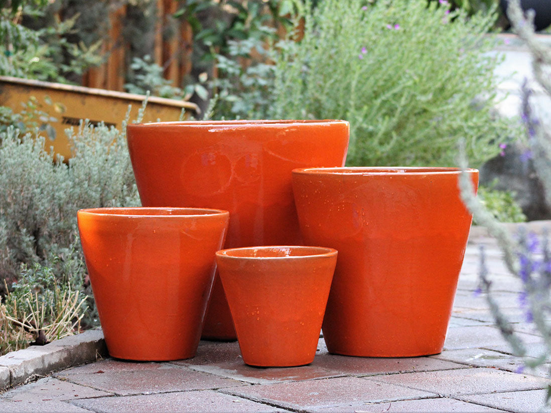 Tapered Cylindrical Planter By Plantatorem