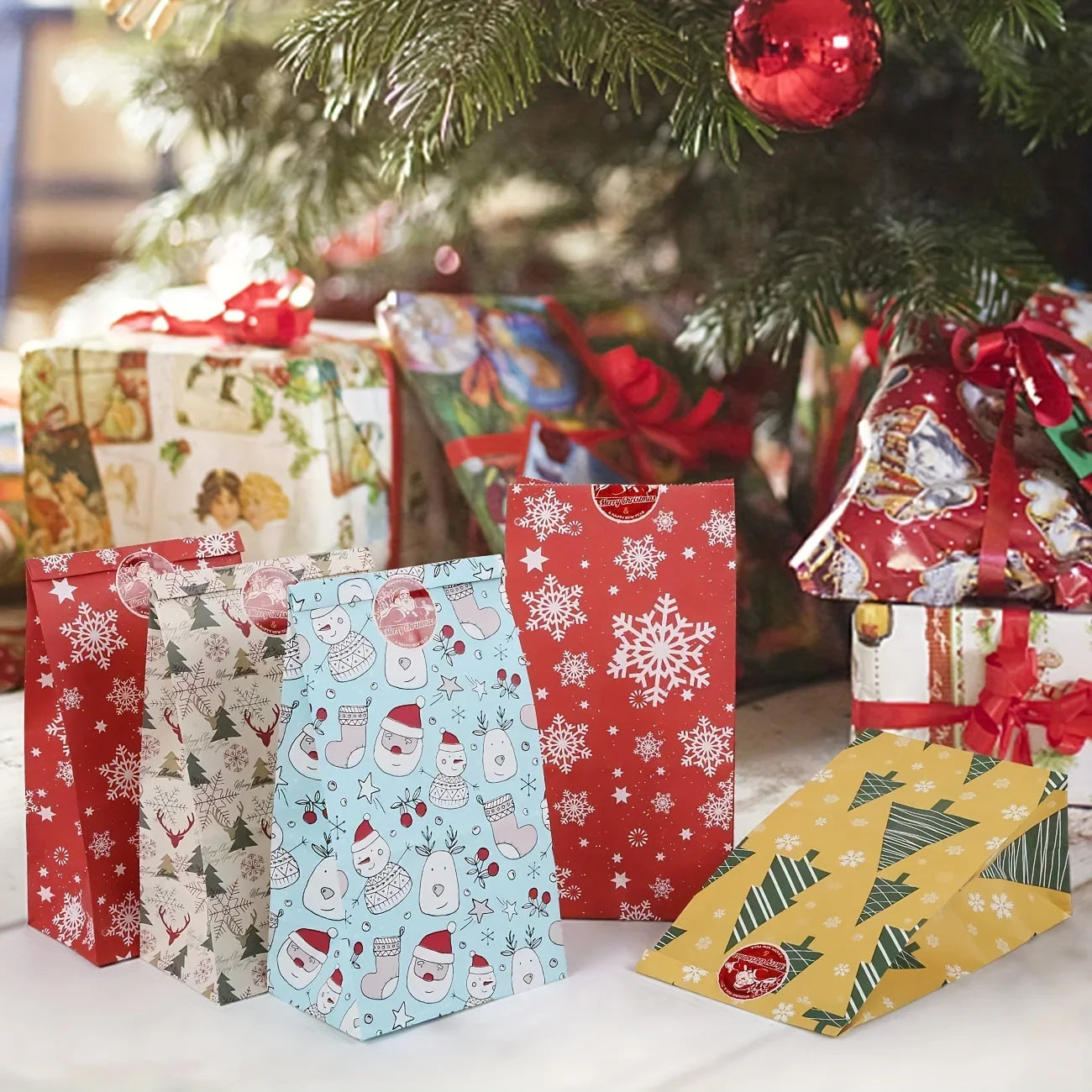 Paper Gift Bags with Red Sealing Stickers, 24pcs Set of Christmas Snowflake Designs
