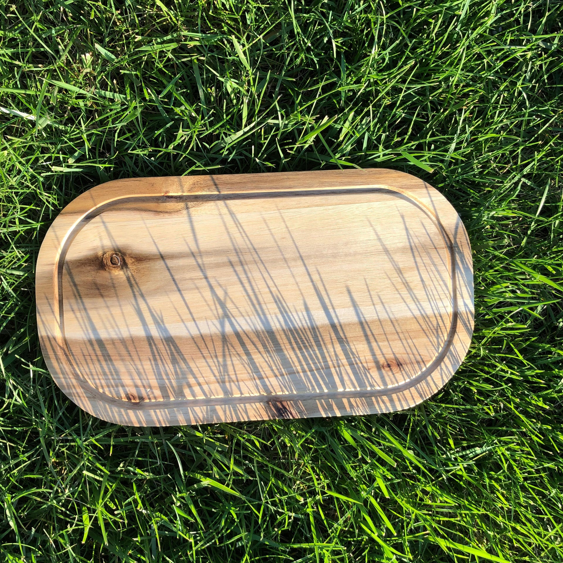 Zavis Green Acacia Wood Serving Rounded Cutting Board With Juice Groove 14